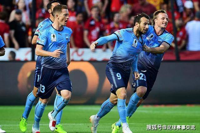 17岁少年破纪录，展现美国男足新生力量